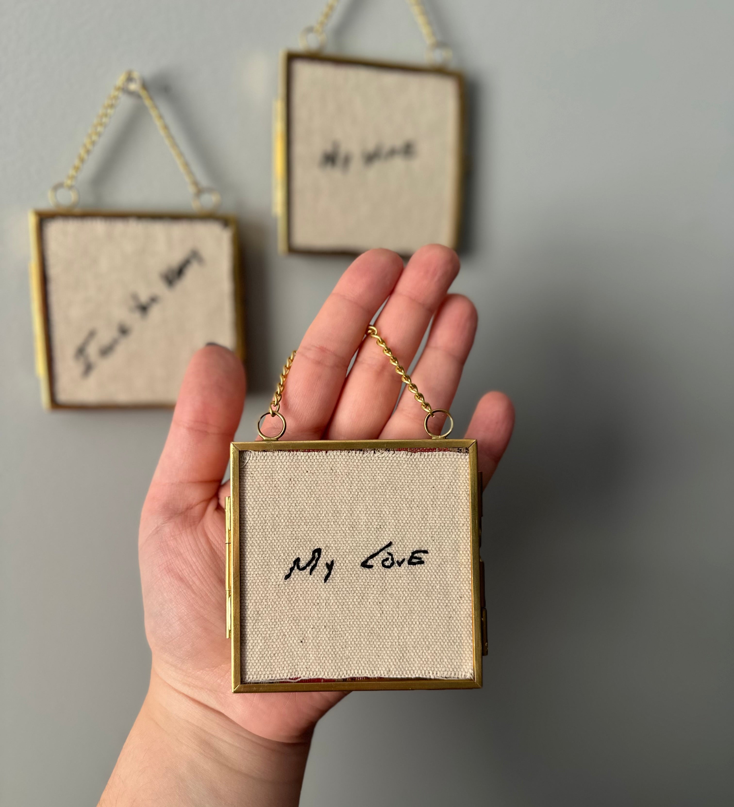 Custom Handwriting Embroidery Mini Floating Frame – Memorial Keepsake Gift